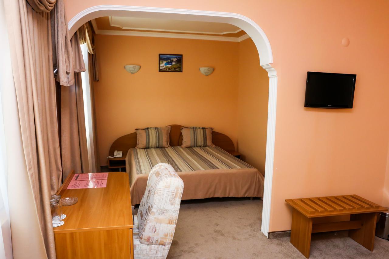 Hotel Bulgaria Kŭrdzhali Exteriör bild