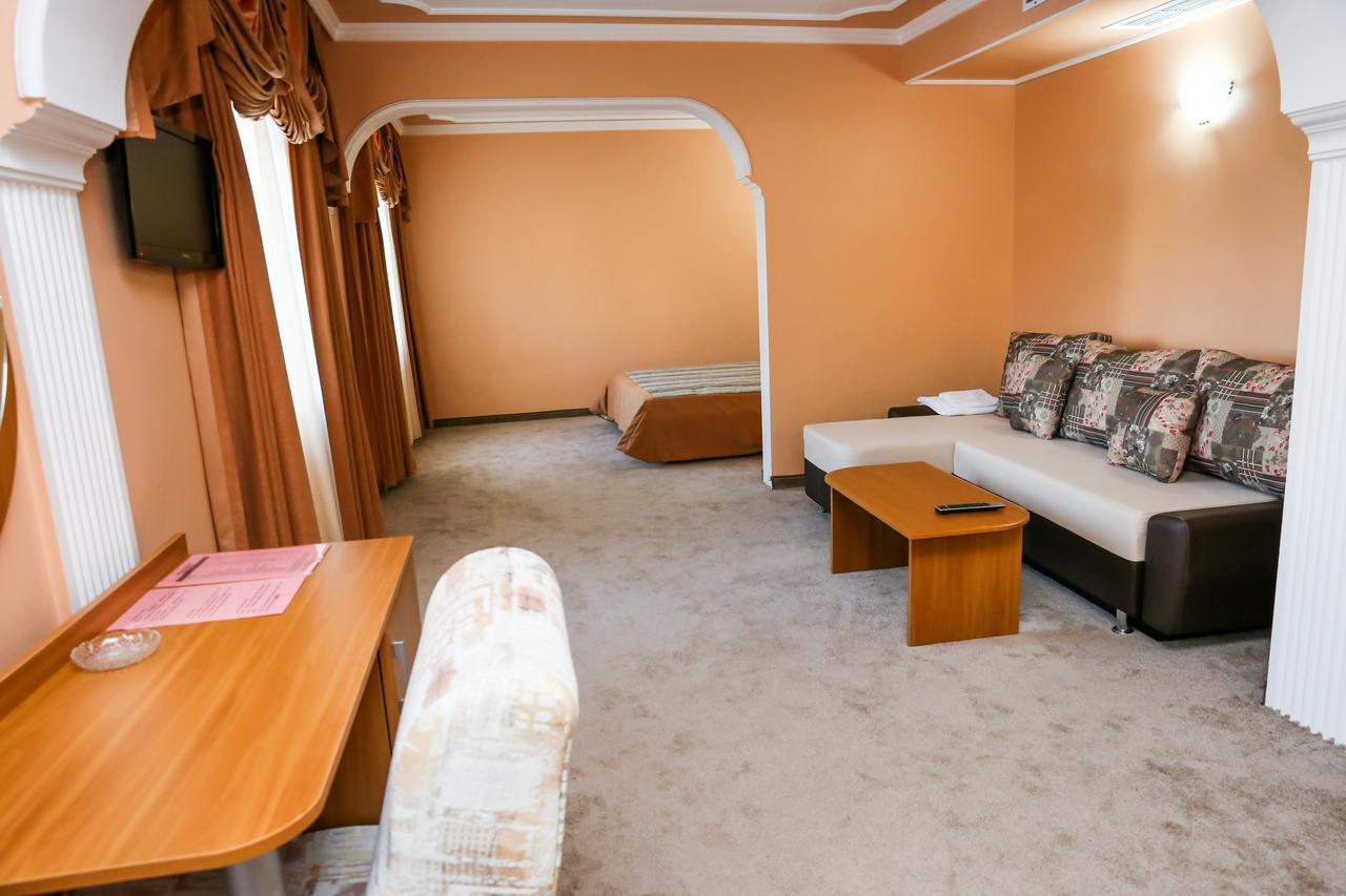 Hotel Bulgaria Kŭrdzhali Exteriör bild