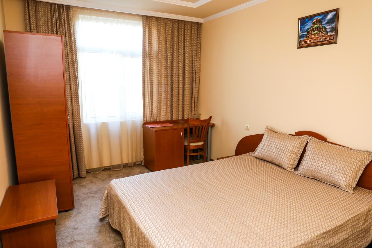 Hotel Bulgaria Kŭrdzhali Exteriör bild