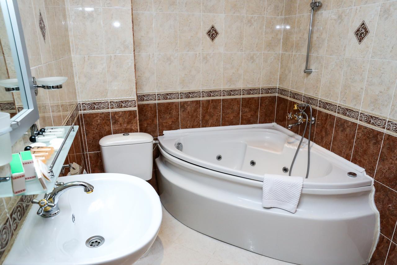 Hotel Bulgaria Kŭrdzhali Exteriör bild